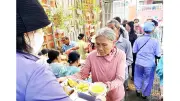 Quán cơm 2.000 đồng giữa lòng Đà Nẵng: Điểm tựa cho bệnh nhân nghèo