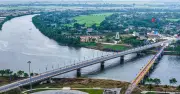 Quảng Trị rộn ràng đón Ngày hội đạp xe Vì hòa bình tại cầu Hiền Lương