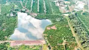 Từ trên cao, Tây Nguyên hiện ra với những hồ núi lửa cổ xưa và cuộc sống sôi động