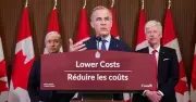 Thủ tướng Canada tạm ngừng thuế xăng dầu sau khi đảng giành đa số ghế