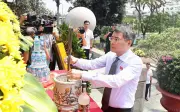 Thủ tướng Lê Minh Hưng dâng hương tưởng niệm các Anh hùng liệt sỹ tại Hải Phòng