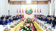 Thủ tướng Lào Sonexay Siphandone hội kiến Thường trực Ban Bí thư Trần Cẩm Tú