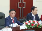 Thường trực Ban Bí thư chứng kiến lễ trao văn kiện hợp tác Việt Nam - Lào