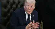 Tổng thống Trump thực hiện 175 giao dịch tài chính trong tháng trước