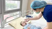 Trẻ dưới 5 tuổi đối mặt nguy cơ cao mắc bệnh tay-chân-miệng với biến chứng nguy hiểm