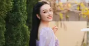 Trình Kim Chi bật khóc khi bị hát nhép, hé lộ góc khuất nghệ sĩ tuổi 44