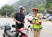 Tuyên Quang tăng cường kiểm soát an toàn giao thông du lịch tại cao nguyên đá Đồng Văn