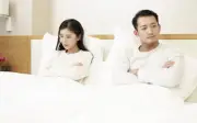 Vợ đánh ghen giữa khu chung cư vì chồng ngoại tình suốt 5 năm