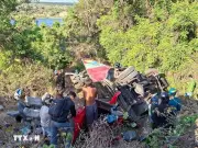 Vụ xe ô tô rơi xuống vực ở Lâm Đồng: Khẩn trương cứu chữa các nạn nhân