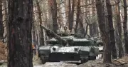 Video hiếm: Xe tăng T-80BVM Nga bắn phá công sự Ukraine tại Zaporizhzhia