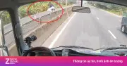 Video tài xế dũng cảm cứu bé gái giữa quốc lộ gây sốt mạng xã hội