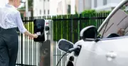 Xe điện thống trị toàn cầu năm 2026: Doanh số tăng vọt, xe xăng-dầu suy giảm mạnh