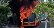 Xe khách giường nằm bốc cháy dữ dội gần cầu Trần Phú, Nha Trang