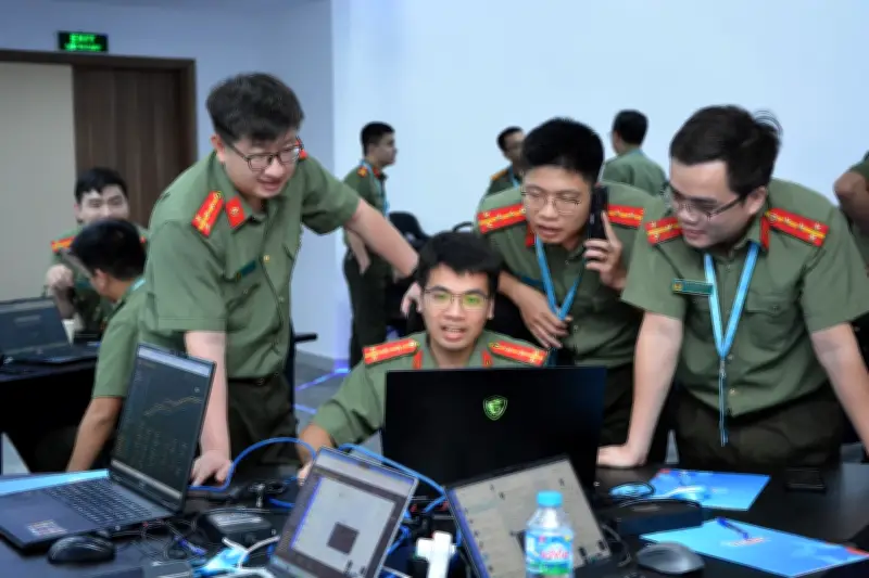 14 đội thi thử sức truy vết tội phạm mạng, nâng cao năng lực điều tra số