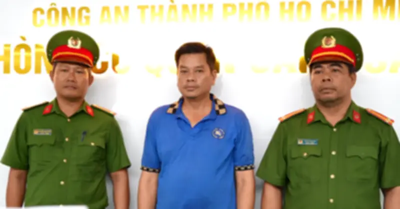 200 cảnh sát phá đường dây buôn lậu hơn 2,4 tấn xyanua từ vụ tự tử bất thường