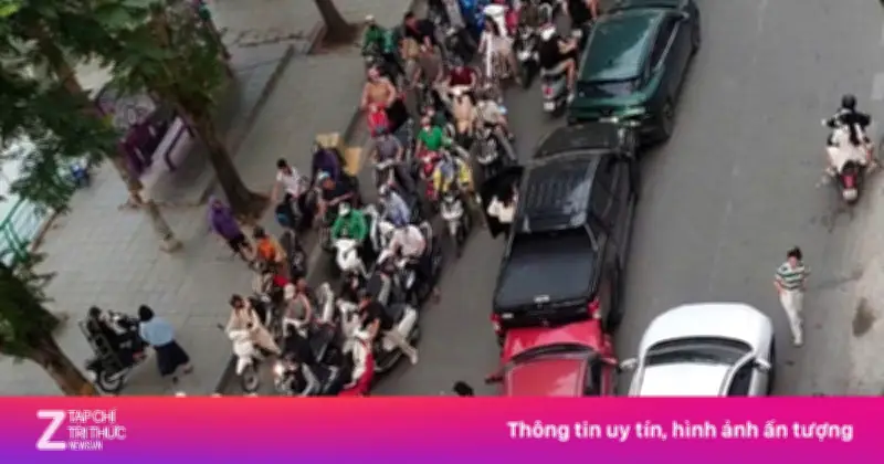 7 ô tô va chạm liên hoàn trên đường Kim Ngưu, Hà Nội