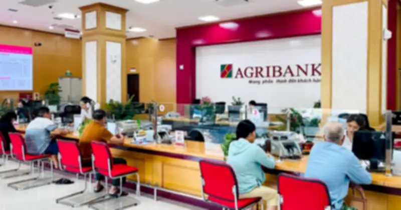 Agribank công bố quyết định nhân sự và trao 10 tỷ đồng cho giáo dục tại Ninh Bình
