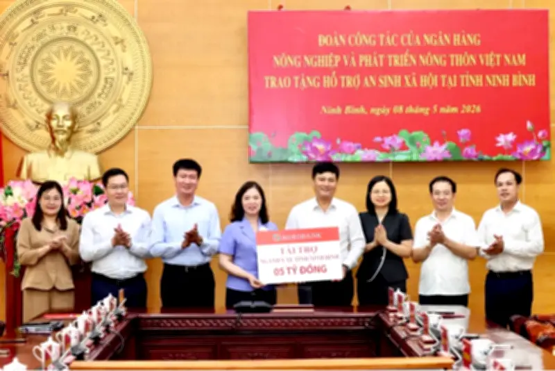 Agribank trao 5 tỷ đồng an sinh tại Ninh Bình, lan tỏa trách nhiệm cộng đồng