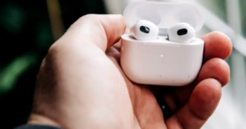 AirPods gây hại môi trường dù Apple quảng bá vật liệu tái chế