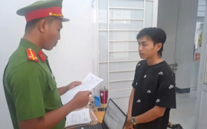 An Giang: Khởi tố nam thanh niên lừa bạn gái chiếm đoạt xe Vespa