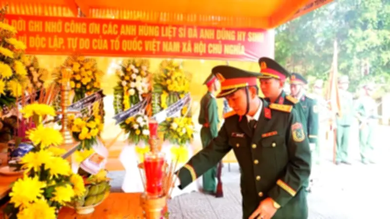 An táng hài cốt 4 liệt sĩ tại Quảng Trị và Quảng Bình