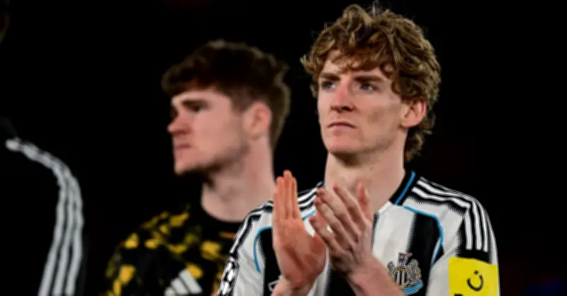 Anthony Gordon chắc chắn rời Newcastle, Barca và Bayern tranh giành