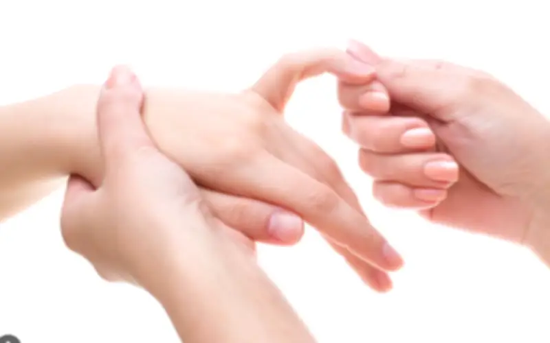 Bí quyết biến tay thô ngắn trở nên thon thả, mềm mại