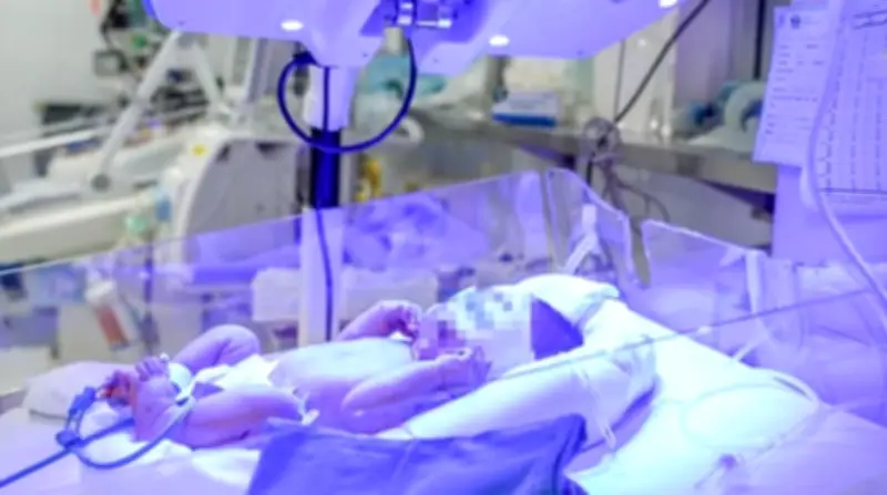 Bé sơ sinh có nhóm máu cực hiếm Jk(a-b-3) được cứu sống nhờ máu mẹ