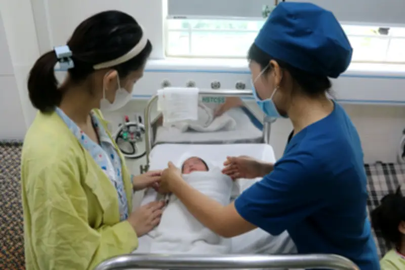 Bộ Y tế: Cấp thiết tăng tổng tỷ suất sinh trung bình 2 mới mỗi năm trên toàn quốc