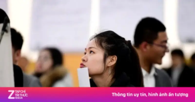 Ba năm sau 'con cái toàn thời gian': Nhiều người trẻ Trung Quốc hối hận, quay lại thị trường lao động