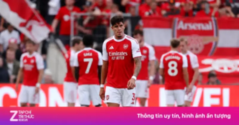 Barcelona cướp mất Hincapie của Arsenal trước chung kết Champions League
