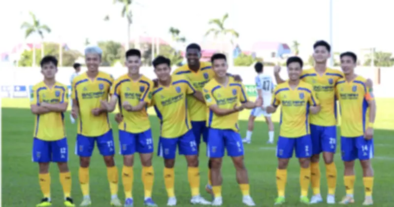 Bắc Ninh FC thắng 4-2 trên sân Quy Nhơn, hướng tới trận play-off V-League