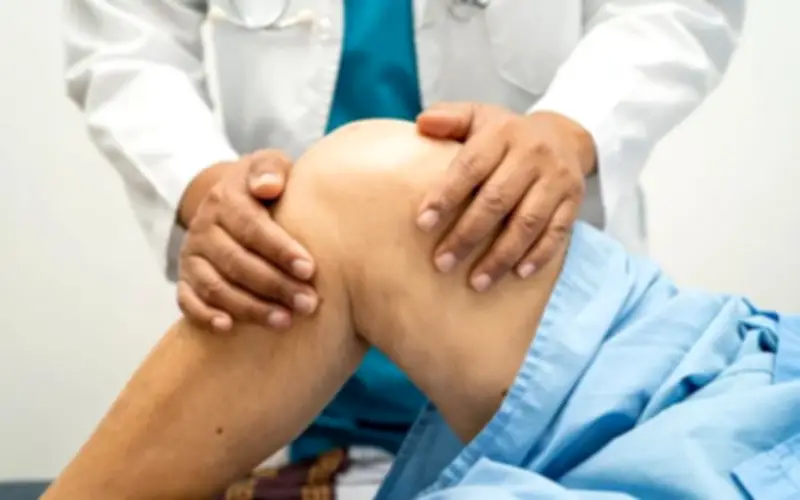 Bác sĩ 40 năm kinh nghiệm bị kỷ luật vì không chuyển bệnh nhân tiểu đường kịp thời