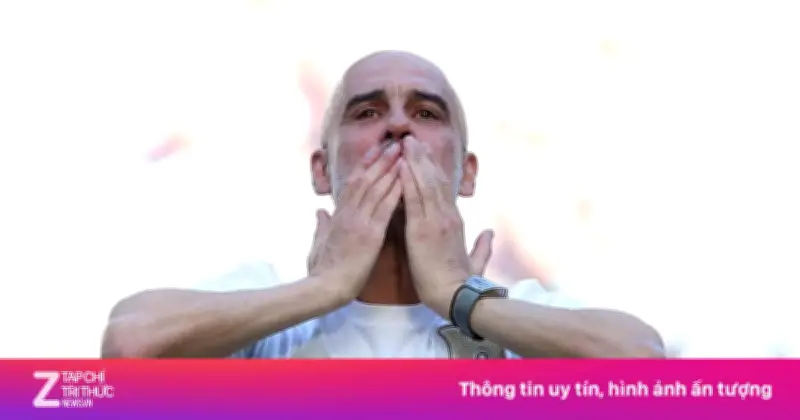 Bernardo Silva khiến Pep Guardiola 'đỏ mặt' với câu hỏi về meme ghế trống