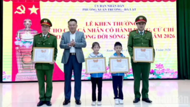 Biểu dương 4 cá nhân có hành động đẹp tại phường Xuân Trường-Đà Lạt
