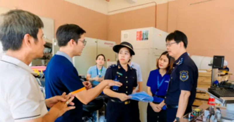 Bàn giao 31 thiết bị lắp ráp và kiểm định vi mạch cho Việt Nam