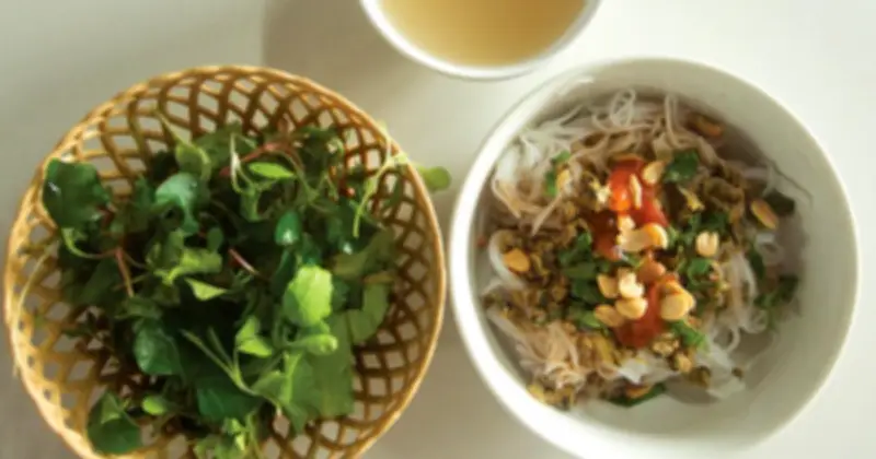 Bún hến Mai Xá: Món ngon lọt top 100 đặc sản Việt Nam với cách ăn độc lạ