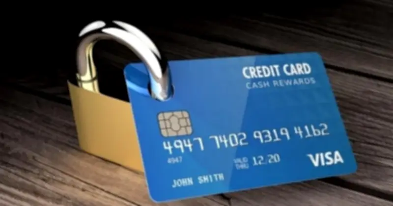 Bốn ngân hàng lớn khóa tài khoản chưa cập nhật sinh trắc học và giấy tờ hết hạn
