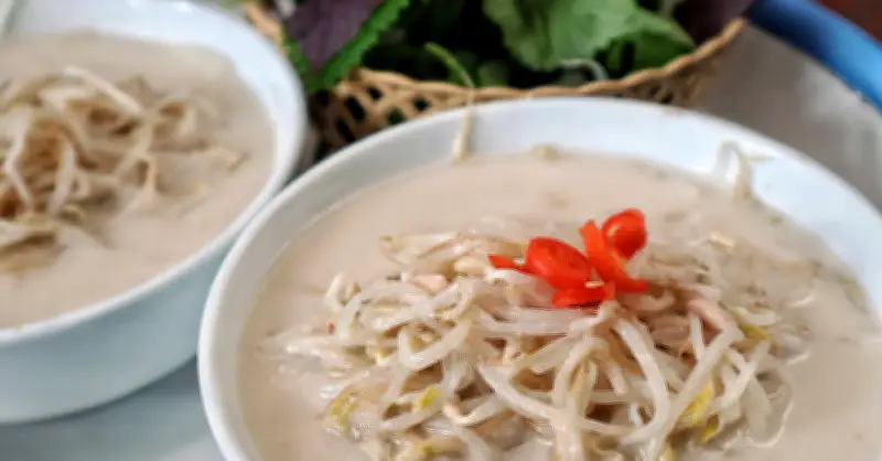 Bánh đúc nộm - món giải nhiệt độc đáo giữa lòng Hà Nội