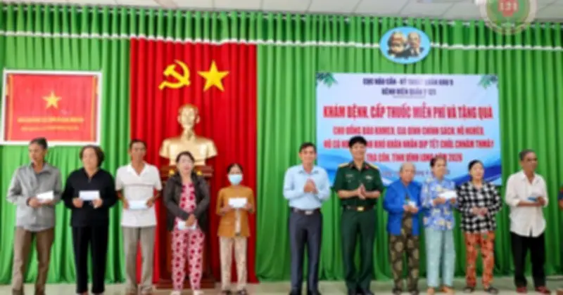 Bệnh viện Quân y 121 khám sức khỏe miễn phí cho 3.000 học sinh tại Cần Thơ
