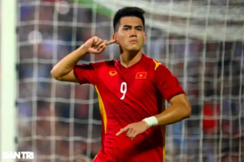 Báo Indonesia nói lên thực trạng hàng tiền đạo tuyển Việt Nam trước AFF Cup