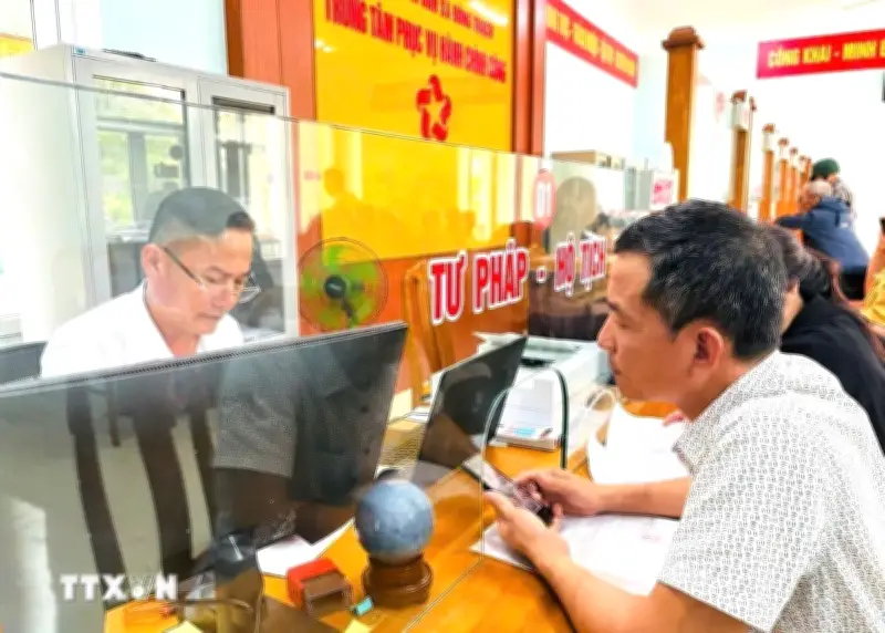 Bảo đảm tiếp nhận, giải quyết hồ sơ thông suốt cho người dân, doanh nghiệp