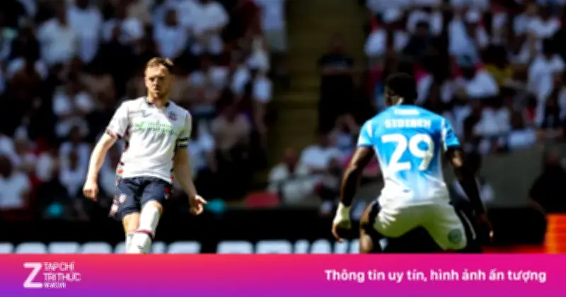 Bolton sốc khi loại đội trưởng ngay sau khi thăng hạng Championship