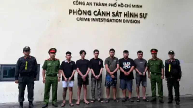Bắt 6 đối tượng dùng rìu cướp tiệm vàng ở TP.HCM