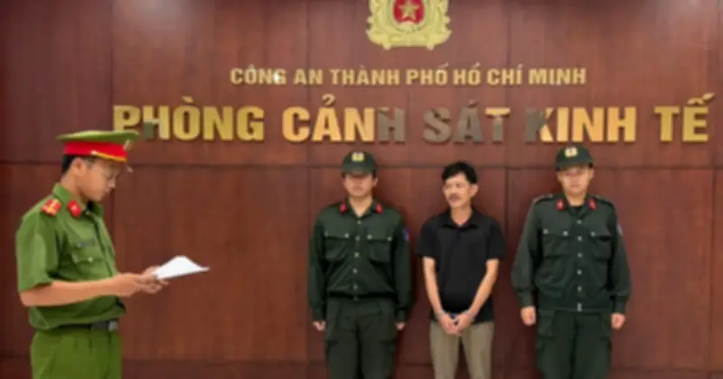 Bắt giám đốc lừa đảo hơn 22 tỉ đồng bằng chiêu 'lo thủ tục'