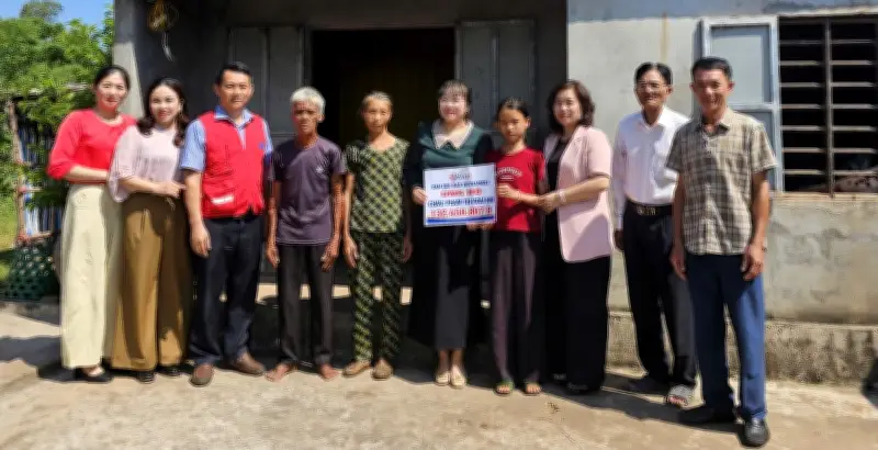 Được bạn đọc giúp đỡ hơn 132 triệu đồng, cô bé ở Quảng Trị đã có tiền phẫu thuật
