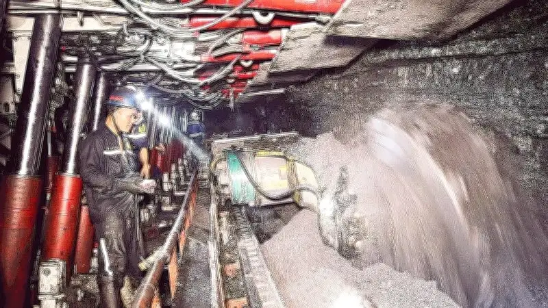 Cơ giới hóa và chăm lo đời sống: 'Chìa khóa' giữ chân thợ mỏ