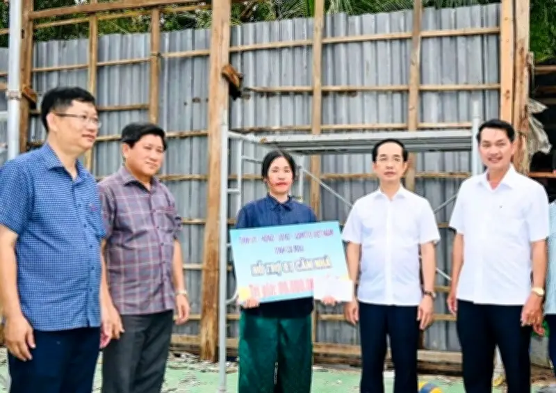 Cà Mau hỗ trợ các hộ dân bị thiệt hại do mưa to, lốc xoáy