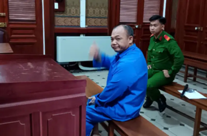 Cả trăm người háo hức đi xuất khẩu lao động ra tới sân bay mới biết bị lừa