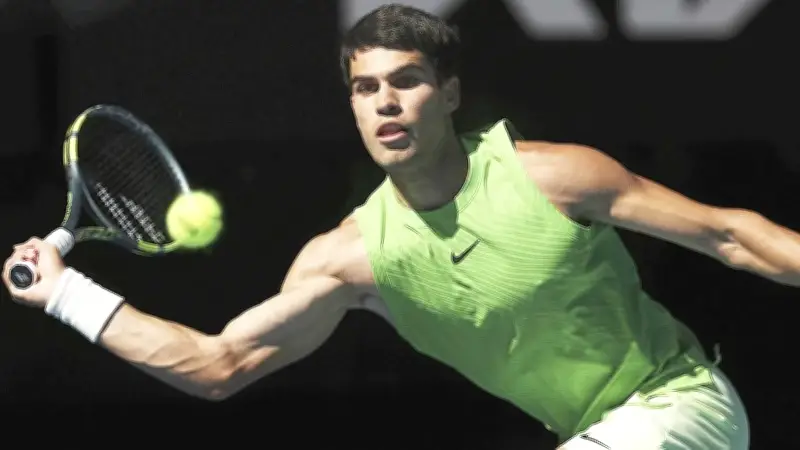 Carlos Alcaraz rút lui khỏi Wimbledon 2026 vì chấn thương cổ tay